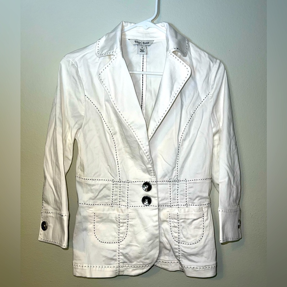 White House Black Market White Tailored Blazer with Notched Lapel